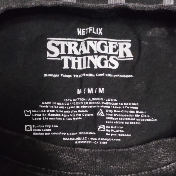 Netflix Stranger Things Hellfire Club Women's M T-Shirt - Black and Red - Picture 3 of 7